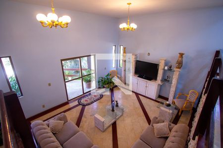 Sala de casa de condomínio à venda com 5 quartos, 480m² em Itaipu, Niterói