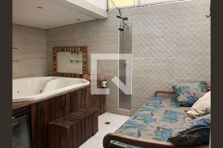 Casa à venda com 3 quartos, 250m² em Jardim Peri, São Paulo