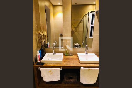 Casa à venda com 3 quartos, 250m² em Jardim Peri, São Paulo