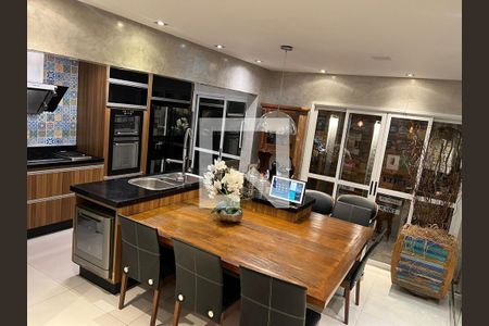 Casa à venda com 3 quartos, 250m² em Jardim Peri, São Paulo