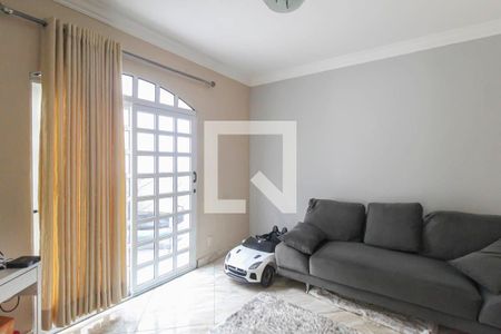 Sala de TV de casa à venda com 4 quartos, 240m² em Sítio da Figueira, São Paulo