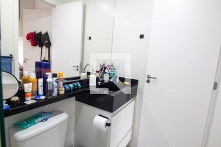 Banheiro da Suíte de apartamento para alugar com 1 quarto, 32m² em Jardim Caravelas, São Paulo