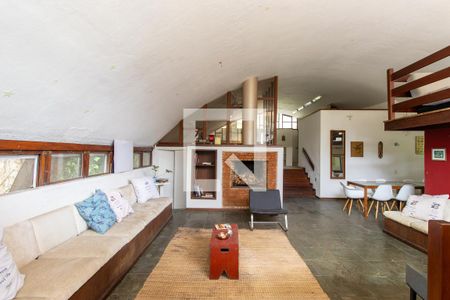 Sala de casa para alugar com 4 quartos, 800m² em Vila Santo Antonio de Carapicuiba, Cotia