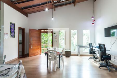 Sala de casa à venda com 5 quartos, 170m² em Brumadinho, Brumadinho