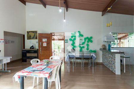 Sala de casa à venda com 5 quartos, 170m² em Brumadinho, Brumadinho