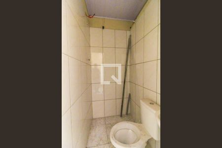 Banheiro de kitnet/studio para alugar com 1 quarto, 14m² em Itaquera, São Paulo