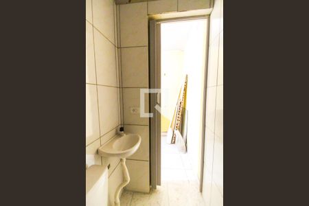 Banheiro de kitnet/studio para alugar com 1 quarto, 14m² em Itaquera, São Paulo