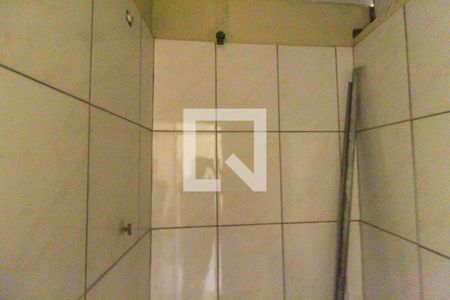 Banheiro de kitnet/studio para alugar com 1 quarto, 14m² em Itaquera, São Paulo