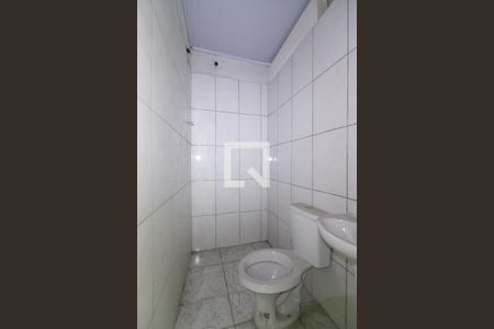 Banheiro de kitnet/studio para alugar com 1 quarto, 14m² em , São Paulo