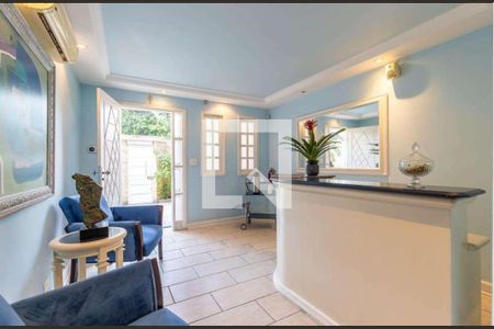 Casa à venda com 3 quartos, 608m² em Jardim Everest, São Paulo