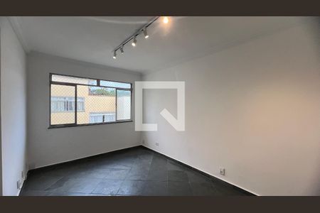 Sala de apartamento para alugar com 3 quartos, 70m² em Alto de Pinheiros, São Paulo