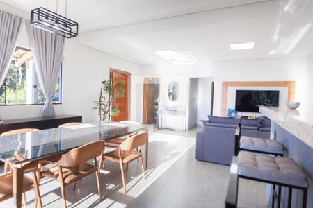 Sala de casa à venda com 3 quartos, 200m² em Parque do Engenho, Nova Lima