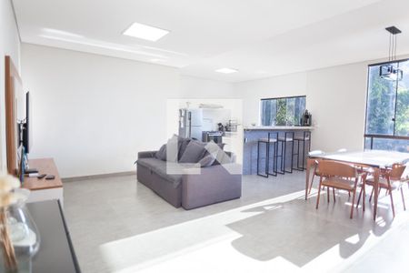 Sala de casa à venda com 3 quartos, 200m² em Parque do Engenho, Nova Lima