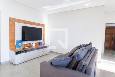 Sala de TV de casa à venda com 3 quartos, 200m² em Parque do Engenho, Nova Lima