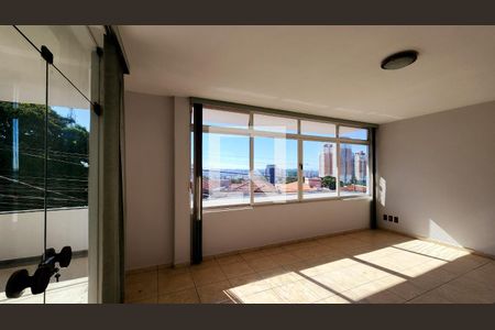 Sala de casa para alugar com 3 quartos, 540m² em Anhangabaú, Jundiaí