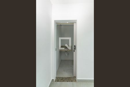 Banheiro de kitnet/studio para alugar com 1 quarto, 54m² em Barreiro, Belo Horizonte