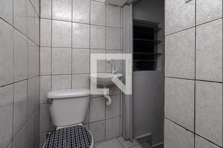 Banheiro Social de casa para alugar com 1 quarto, 24m² em Vila Merces, São Paulo