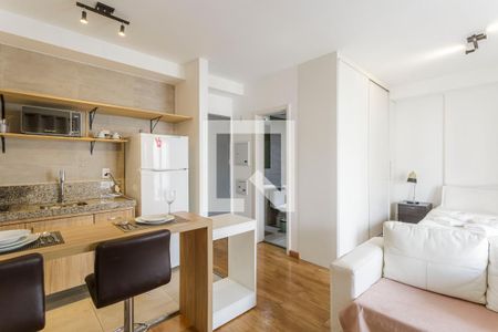 Sala/Quarto de kitnet/studio à venda com 1 quarto, 40m² em Vila Nova Conceição, São Paulo