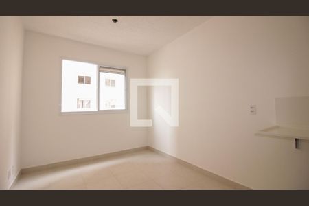 Sala/Cozinha de apartamento para alugar com 2 quartos, 32m² em Vila Graciosa, São Paulo