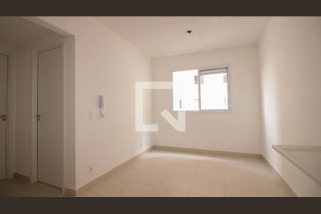 Sala/Cozinha de apartamento para alugar com 2 quartos, 32m² em Vila Graciosa, São Paulo