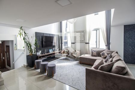 Sala de TV de casa de condomínio à venda com 4 quartos, 368m² em Parque Sinai, Santana de Parnaíba