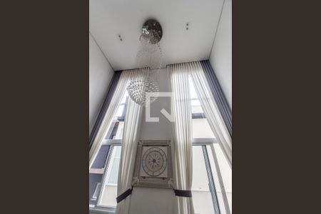 Sala de TV de casa de condomínio à venda com 4 quartos, 368m² em Parque Sinai, Santana de Parnaíba