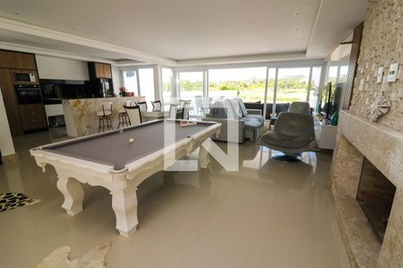 Sala de casa de condomínio para alugar com 5 quartos, 345m² em Belém Novo, Porto Alegre