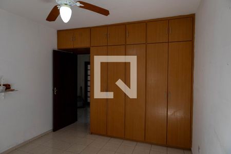 Quarto 1 de casa para alugar com 3 quartos, 380m² em Socorro, São Paulo