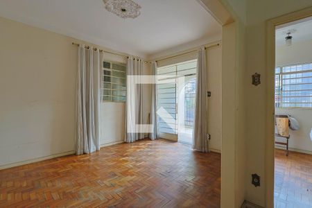 Sala de casa à venda com 4 quartos, 300m² em Santa Efigênia, Belo Horizonte