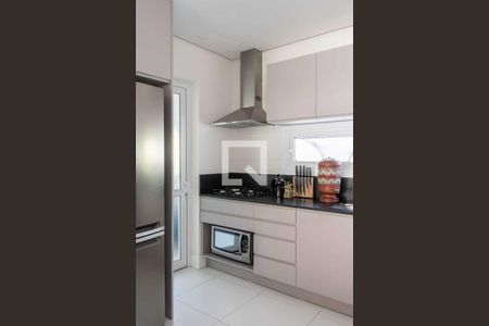 Cozinha de casa de condomínio à venda com 3 quartos, 448m² em Pedra Redonda, Porto Alegre