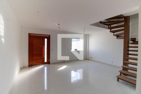 Sala de casa à venda com 3 quartos, 112m² em Itaipu, Niterói