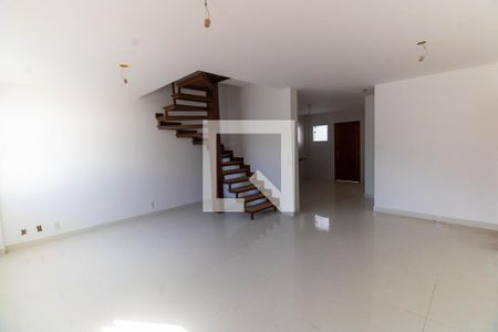 Sala de casa à venda com 3 quartos, 112m² em Itaipu, Niterói