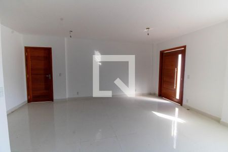 Sala de casa à venda com 3 quartos, 112m² em Itaipu, Niterói