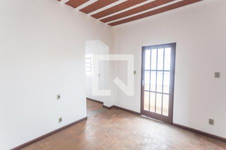 Sala de casa à venda com 6 quartos, 400m² em Santa Tereza, Belo Horizonte