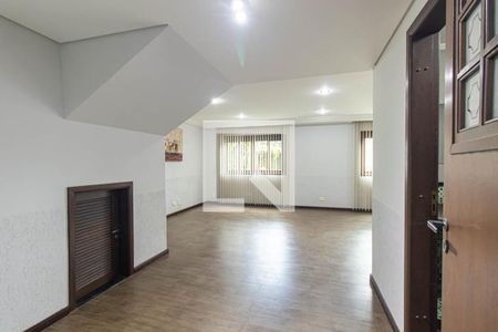 Sala de casa para alugar com 3 quartos, 308m² em Uberaba, Curitiba
