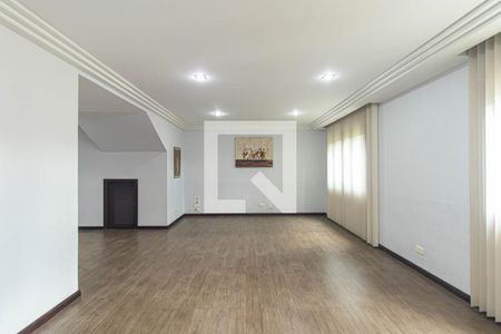 Sala de casa para alugar com 3 quartos, 308m² em Uberaba, Curitiba