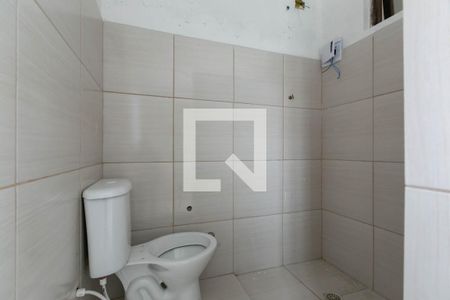 Banheiro de kitnet/studio para alugar com 1 quarto, 22m² em Itaquera, São Paulo