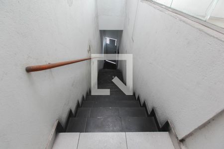 Escada de kitnet/studio para alugar com 1 quarto, 22m² em Itaquera, São Paulo