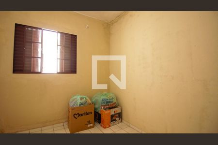 Quarto 1 de casa para alugar com 2 quartos, 180m² em Jardim Santa Adelia, São Paulo