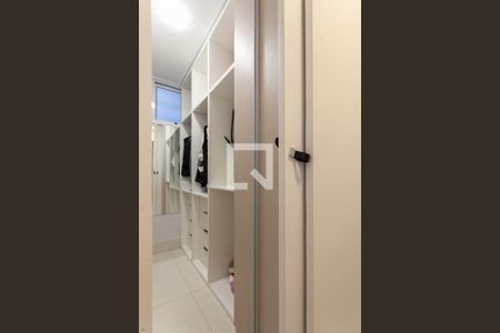 Closet da suíte de apartamento à venda com 1 quarto, 80m² em São Luiz, Belo Horizonte