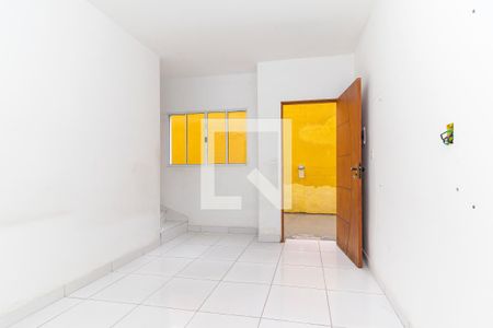 Sala de casa de condomínio para alugar com 2 quartos, 55m² em Vila Princesa Isabel, São Paulo