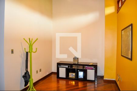 Sala de casa de condomínio à venda com 3 quartos, 285m² em Menino Deus, Porto Alegre