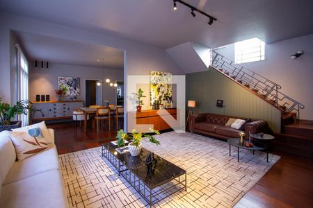 Sala de casa à venda com 5 quartos, 288m² em Santa Rosa, Niterói