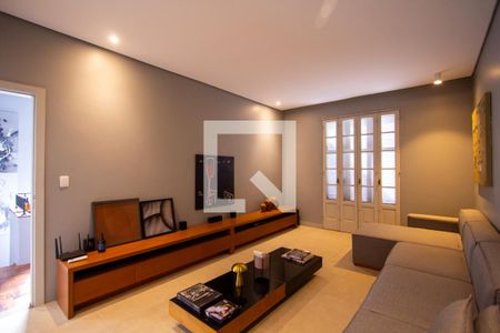 Sala de TV de casa à venda com 5 quartos, 288m² em Santa Rosa, Niterói
