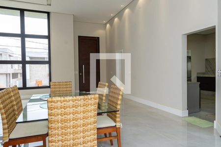 Sala de casa de condomínio para alugar com 3 quartos, 250m² em Riviera Tamborlim, Americana