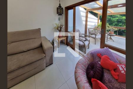 Sala de casa à venda com 3 quartos, 180m² em Jardim Olympia, São Paulo