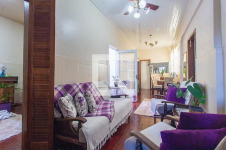 Sala de casa à venda com 4 quartos, 150m² em Centro, Canoas