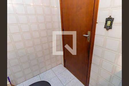 Lavabo de casa à venda com 3 quartos, 150m² em Vila Invernada, São Paulo