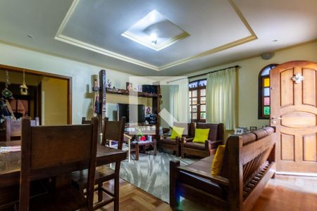 Sala de casa à venda com 4 quartos, 146m² em Jardim Santa Josefina, São Paulo