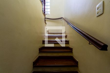 Escada de casa à venda com 4 quartos, 146m² em Jardim Santa Josefina, São Paulo